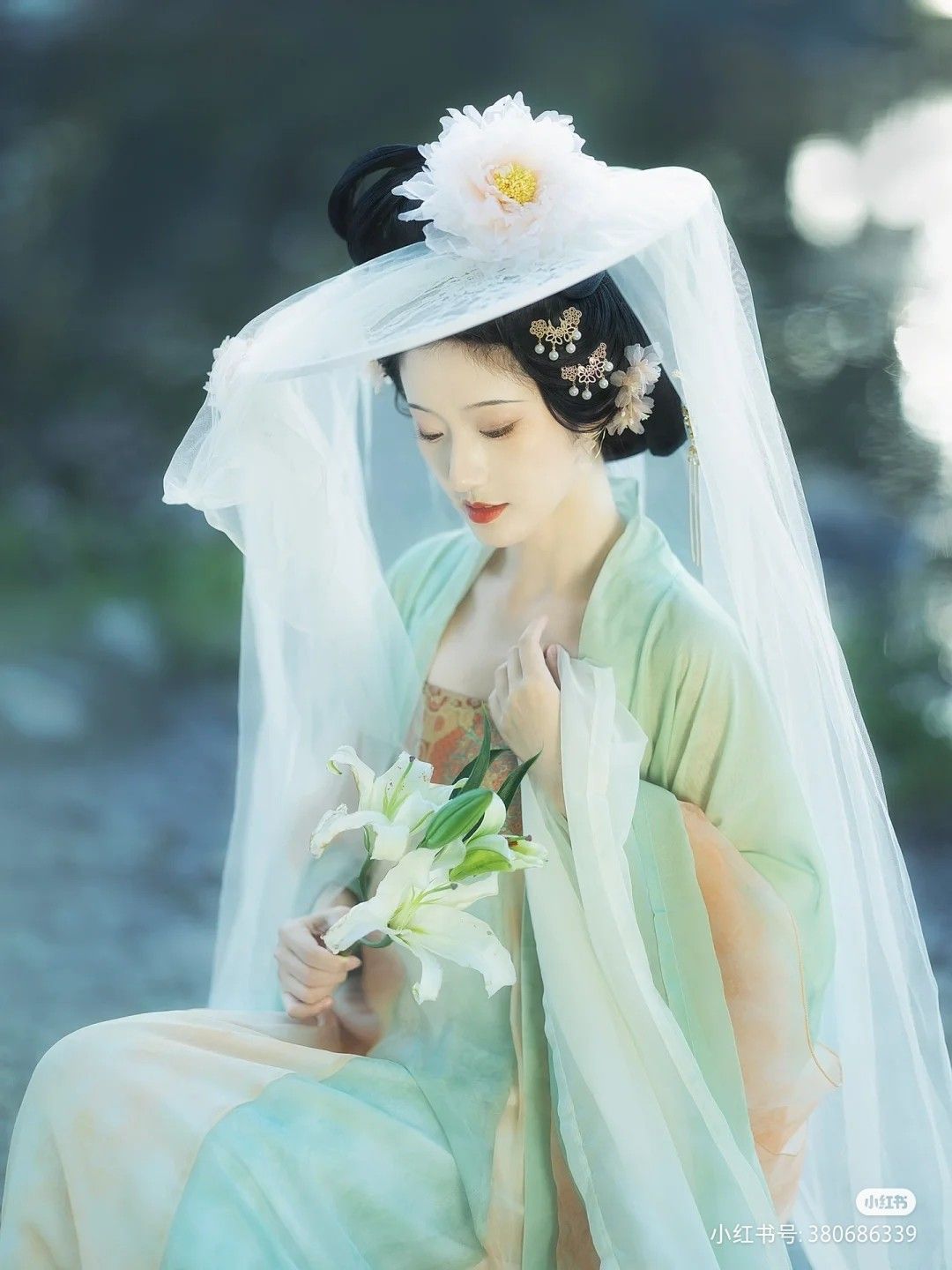 Mùxiàs Farewell:The Revival of Hanfu,the Soul of Chinese Tradition Mùxiàs Farewell:The Revival of Hanfu,the Soul of Chinese Tradition