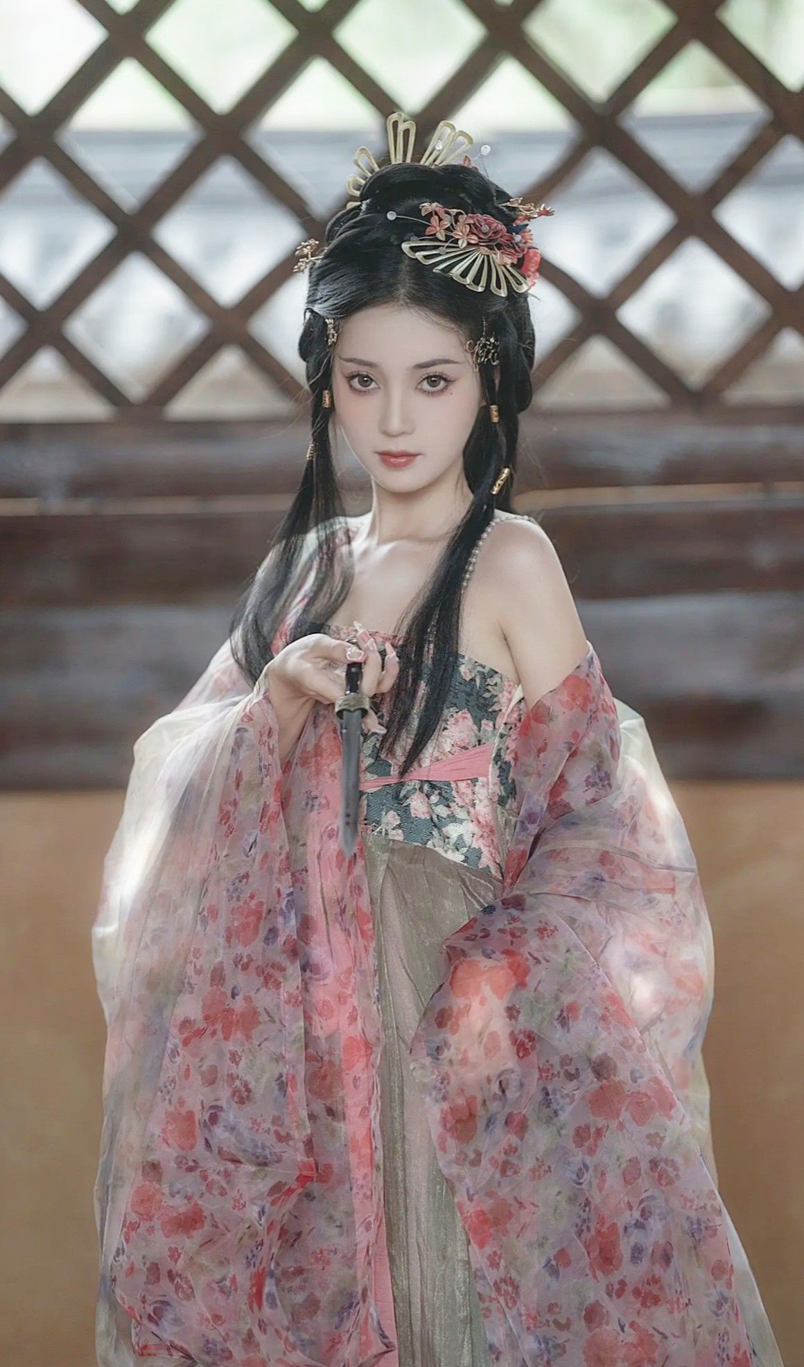 Elite Summer Style:Red Cheongsam with Capelet and Chic Overcoat Elite Summer Style:Red Cheongsam with Capelet and Chic Overcoat