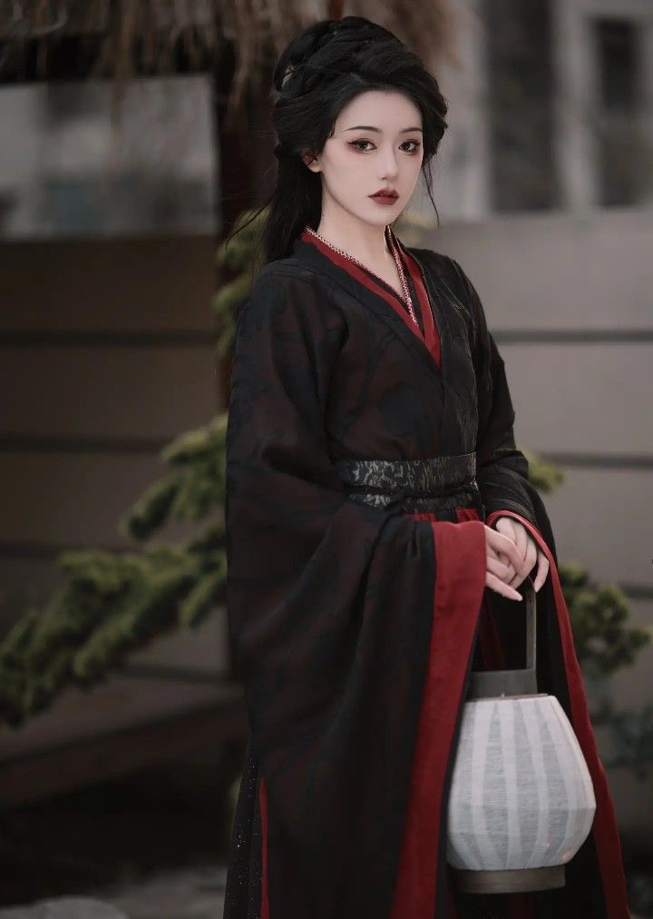 Stylish Hanfu Clothing for Plus-Size Women:Tips to Achieve a Slimmer Look Stylish Hanfu Clothing for Plus-Size Women:Tips to Achieve a Slimmer Look