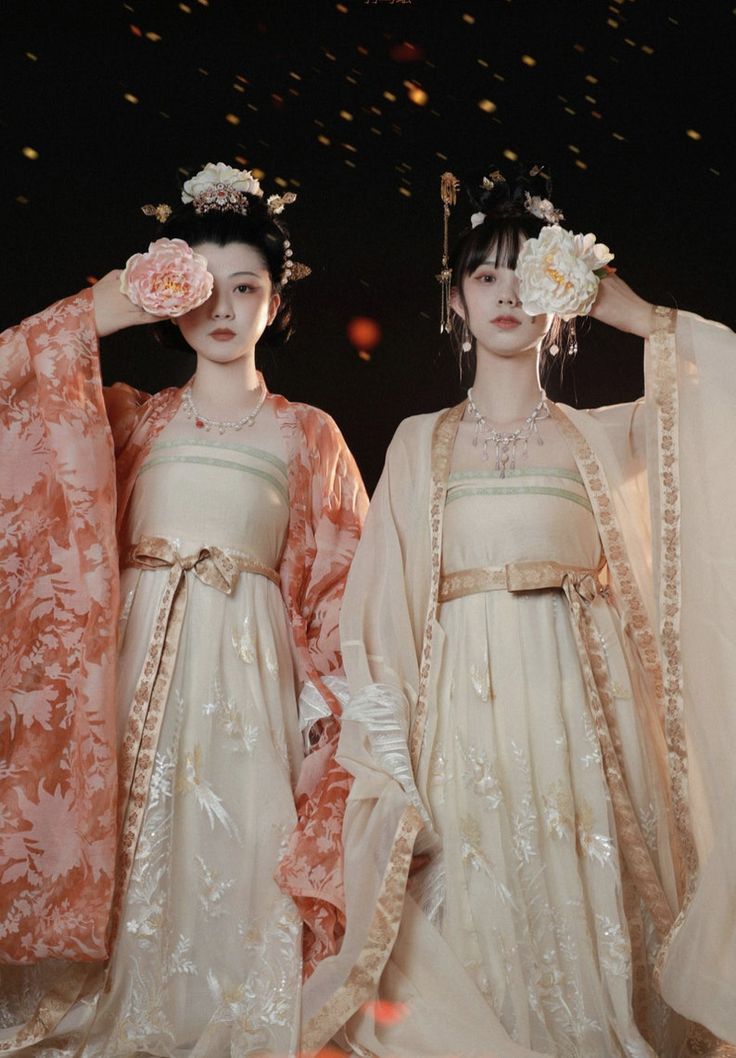 Ancient Hanfu Dance:Unveiling the Elegance of Traditional Chinese Dance in Hanfu Costumes for Women Ancient Hanfu Dance:Unveiling the Elegance of Traditional Chinese Dance in Hanfu Costumes for Women