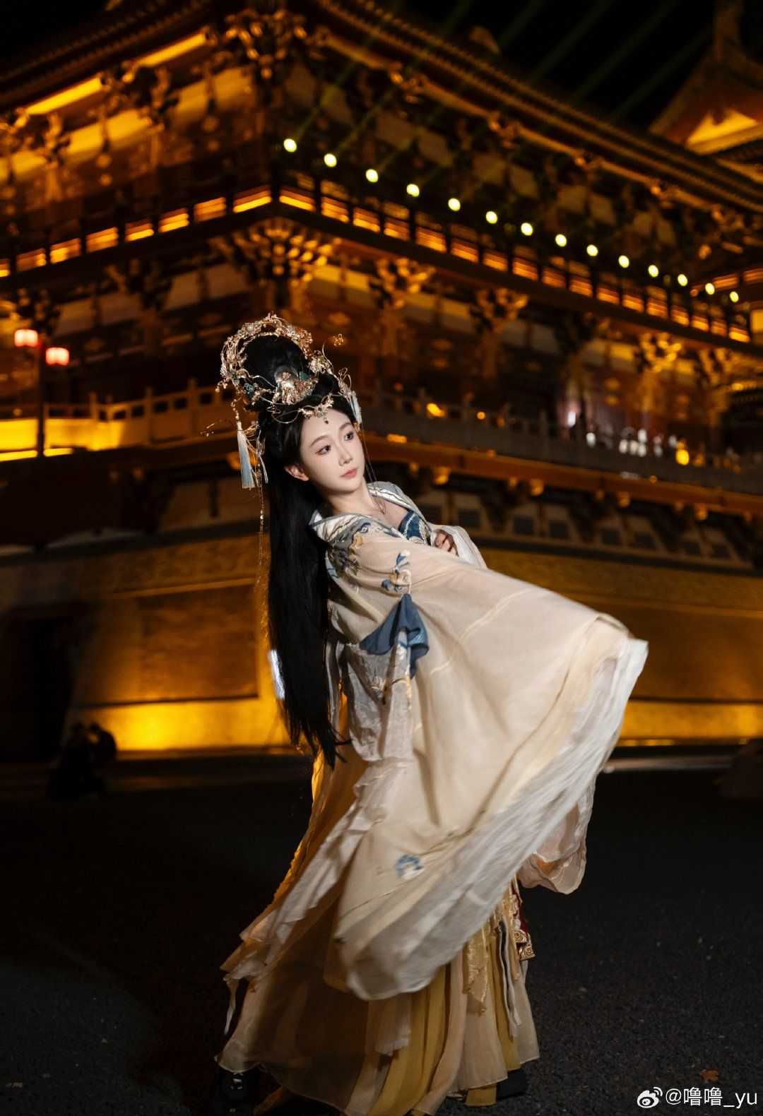 Embracing the Feminine Heroism:The Art of Hanfu Headwear with a Feminine Warrior Edge Embracing the Feminine Heroism:The Art of Hanfu Headwear with a Feminine Warrior Edge