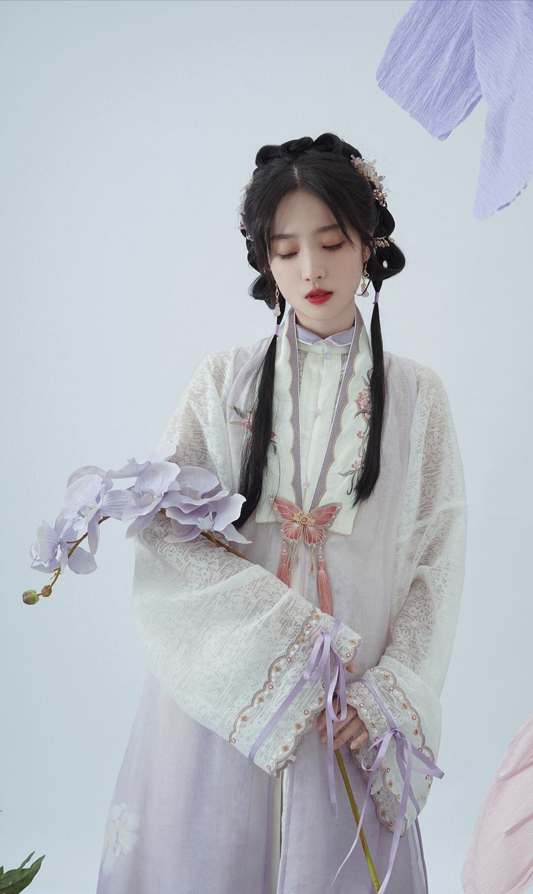 Little Girls in Pure Cotton Cheongsam:A Traditional Elegance Little Girls in Pure Cotton Cheongsam:A Traditional Elegance