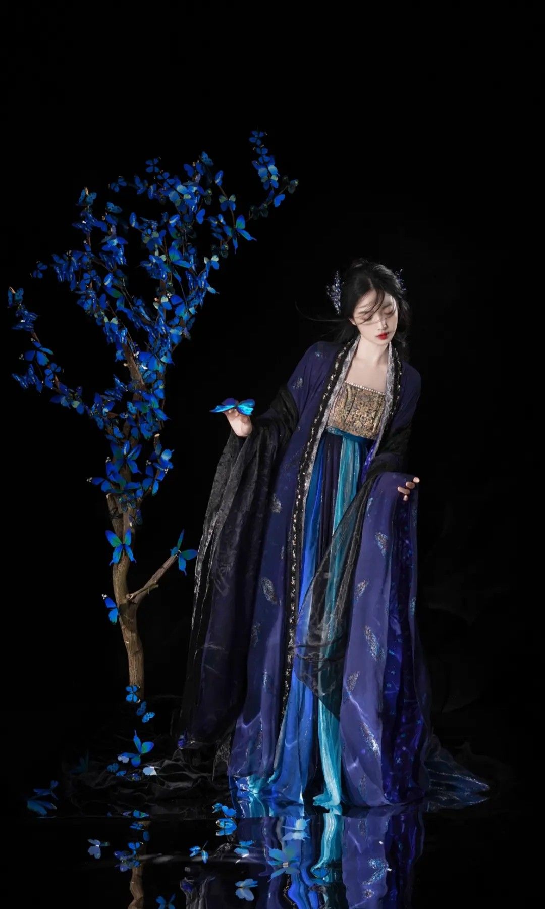 The Unwavering Charm of Traditional Chinese Hanfu:A Journey Through Time The Unwavering Charm of Traditional Chinese Hanfu:A Journey Through Time