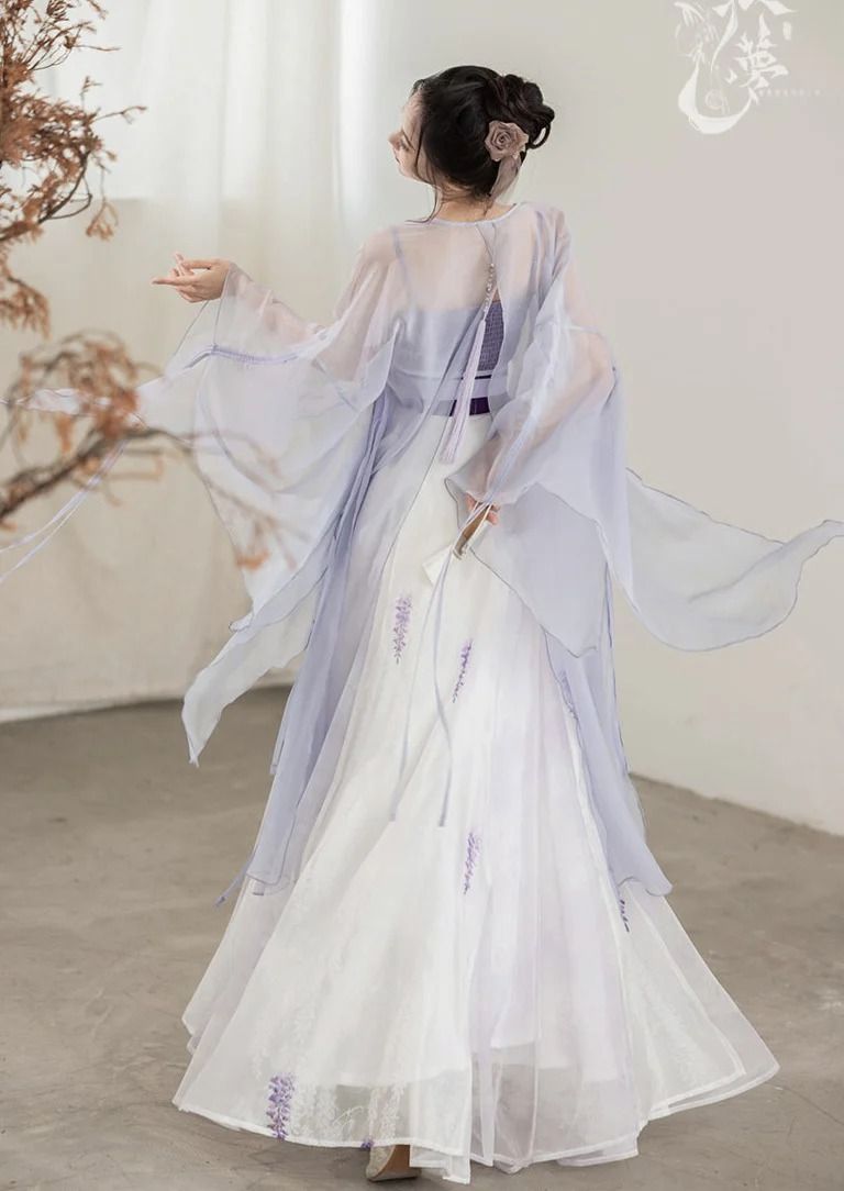Lightweight Summer Hanfu Costumes for Girls Embracing Traditional Elegance in Comfort Lightweight Summer Hanfu Costumes for Girls Embracing Traditional Elegance in Comfort