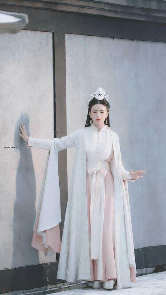 Unveiling the New Charm of Xiangyunsha Cheongsam:The Elegance of Modern Qipao Unveiling the New Charm of Xiangyunsha Cheongsam:The Elegance of Modern Qipao