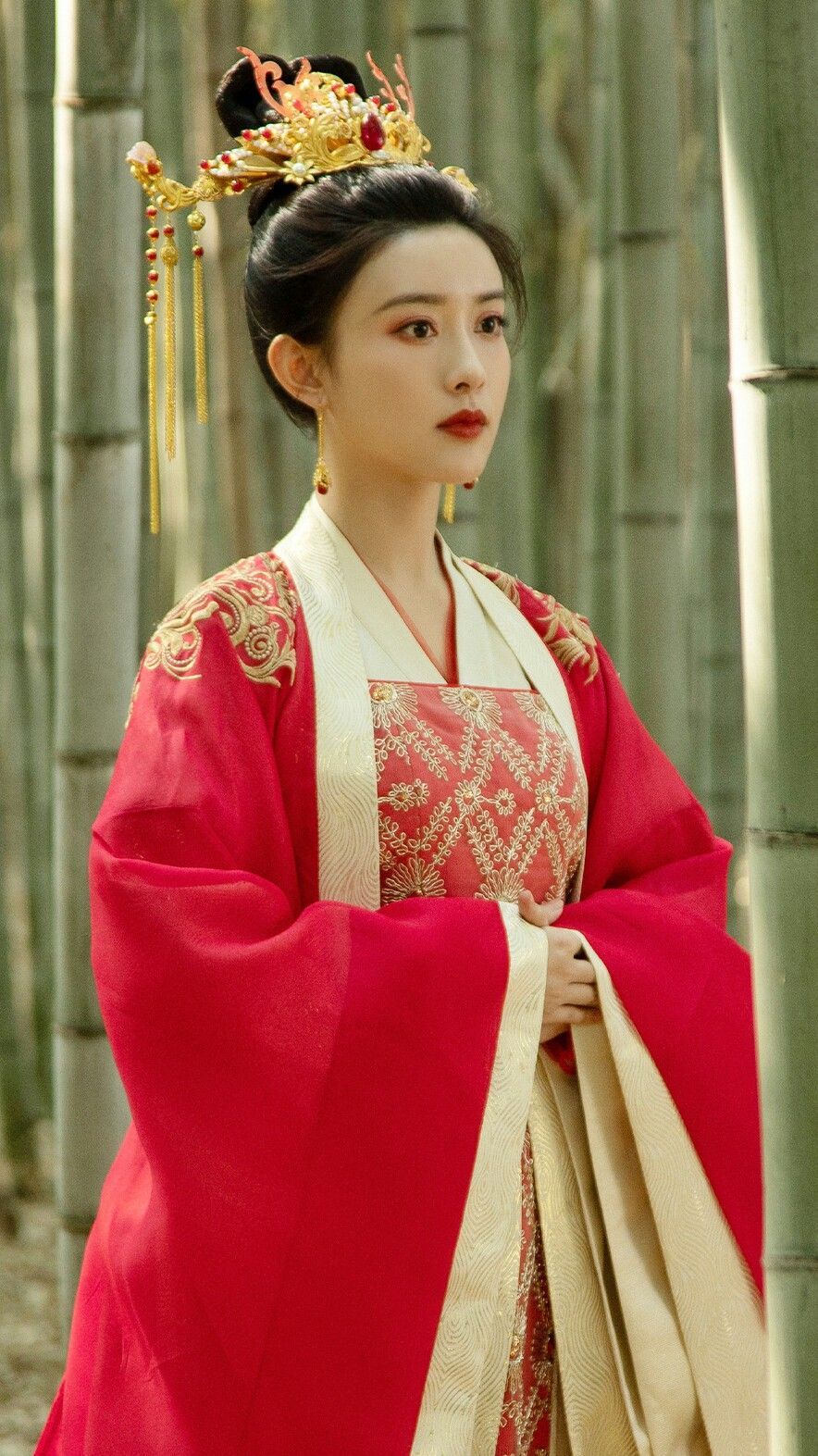 The Legacy of Hanfu in the Heart of Nanzhi巷:A Shop Story The Legacy of Hanfu in the Heart of Nanzhi巷:A Shop Story