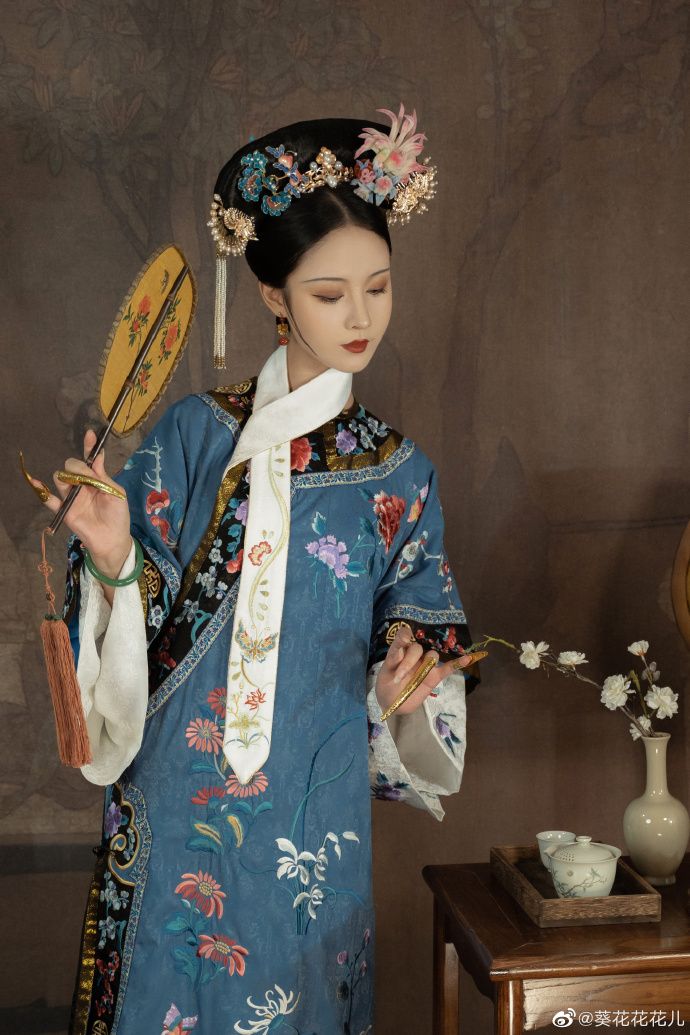 The Charm of Song Dynasty Hanfu Skirt:A Journey into the Elegance of Traditional Chinese Clothing The Charm of Song Dynasty Hanfu Skirt:A Journey into the Elegance of Traditional Chinese Clothing