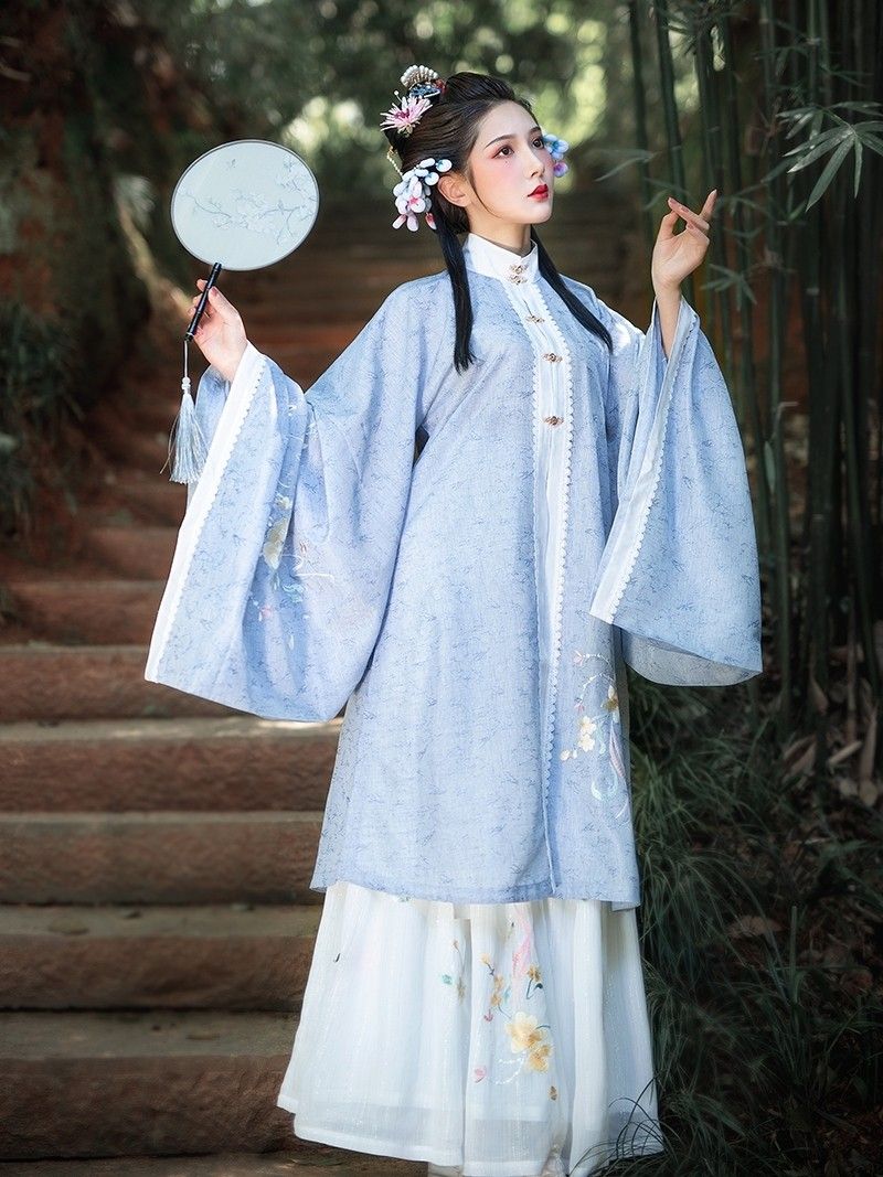 Embroidery-Adorned Tang Suit Jackets:A Blend of Tradition and Craftsmanship Embroidery-Adorned Tang Suit Jackets:A Blend of Tradition and Craftsmanship