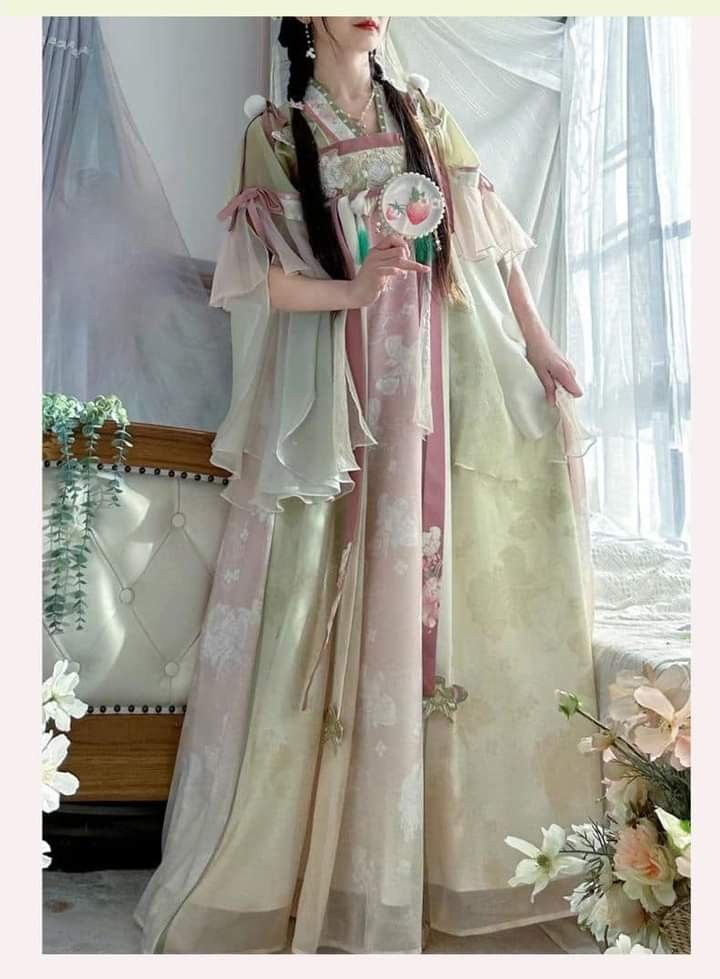 Elegant Heavy Embroidery Pony-Skin Skirt Ensemble A Blend of Tradition and Modernity Elegant Heavy Embroidery Pony-Skin Skirt Ensemble A Blend of Tradition and Modernity