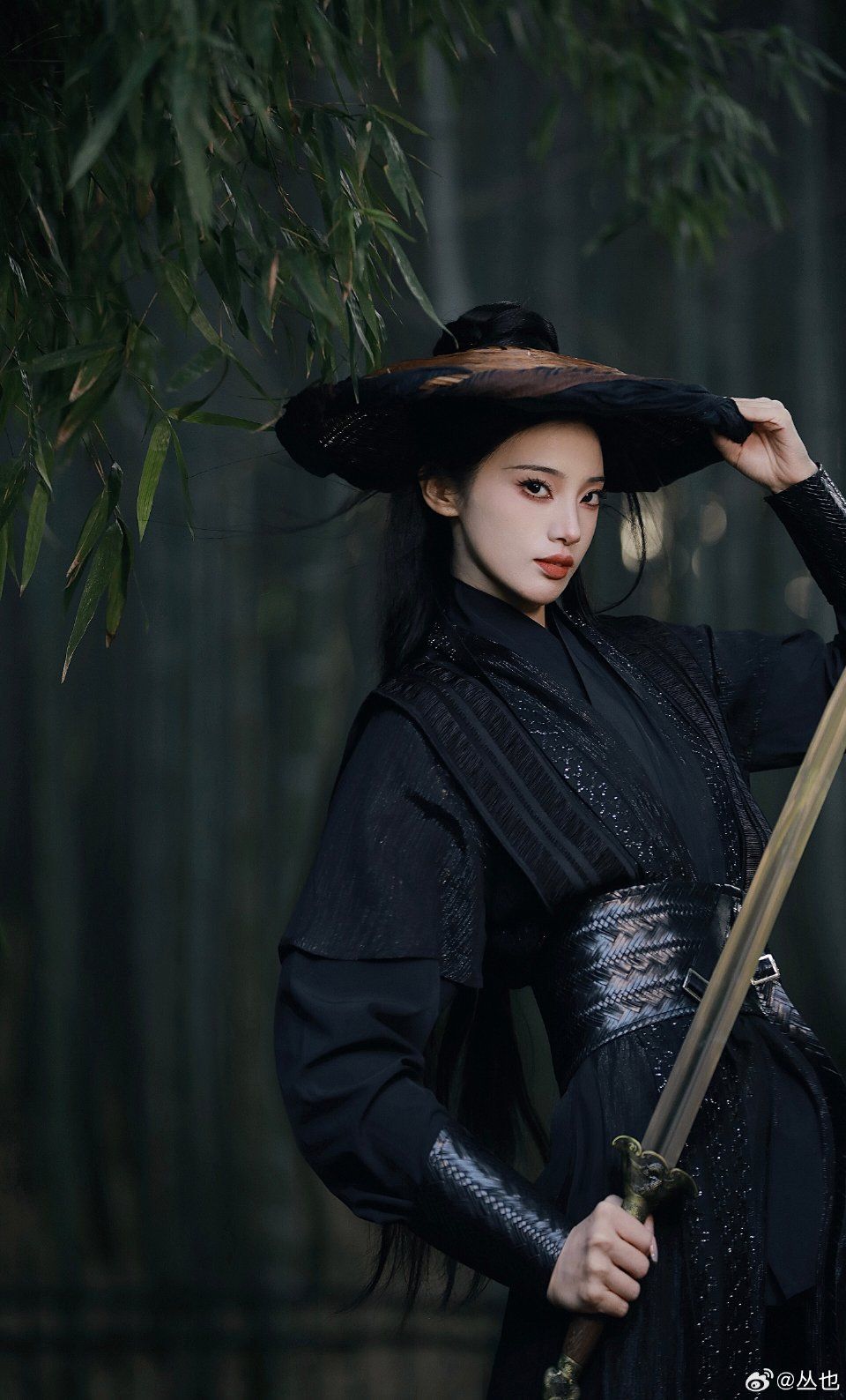 The Enchanting Charm of Ancient Costumes High Ponytail with Hair Bands The Enchanting Charm of Ancient Costumes High Ponytail with Hair Bands