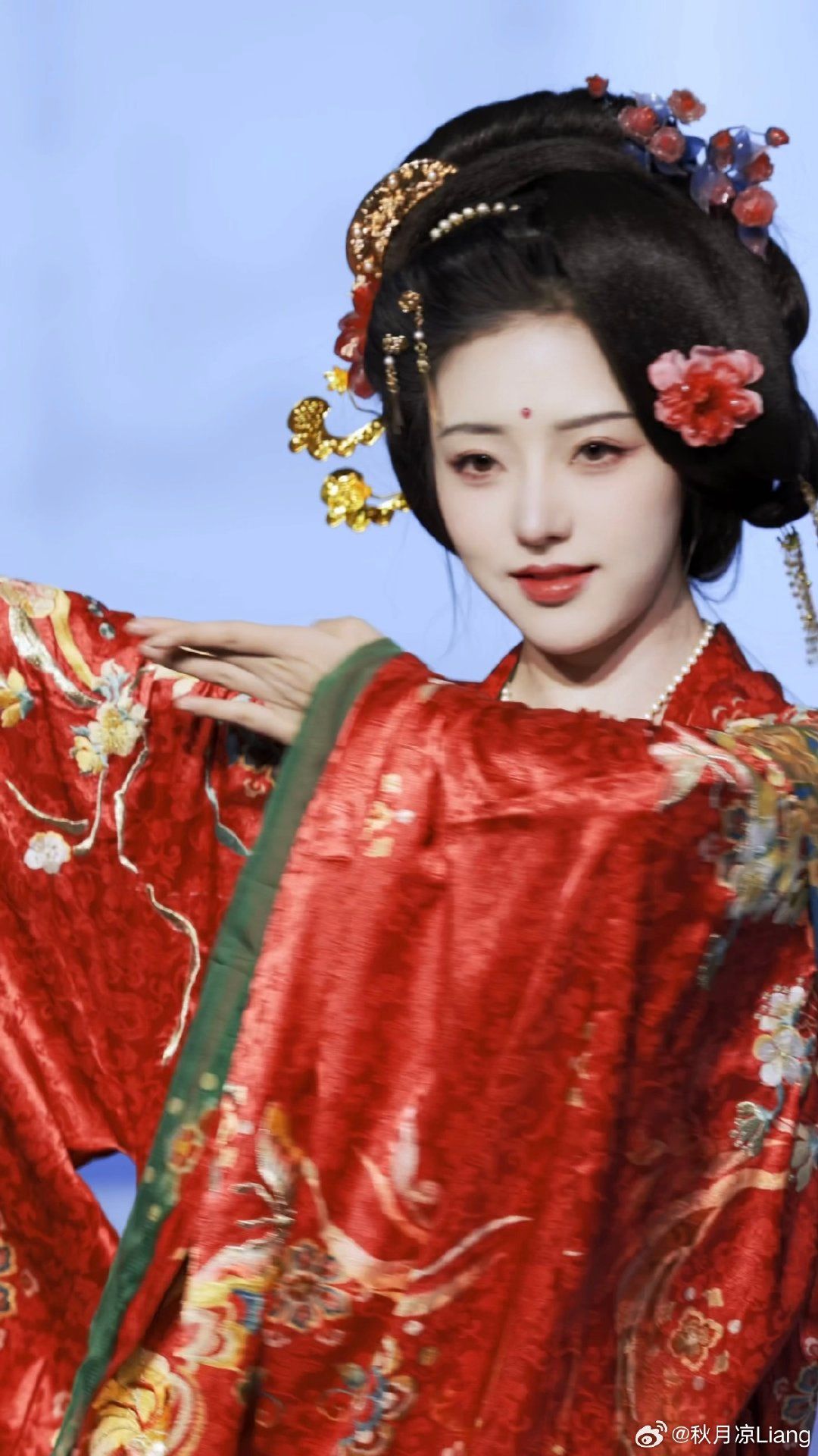 Original Hanfu Design Inspired by the Legend of Flower Bone:The Story of Hua Qiannu Original Hanfu Design Inspired by the Legend of Flower Bone:The Story of Hua Qiannu
