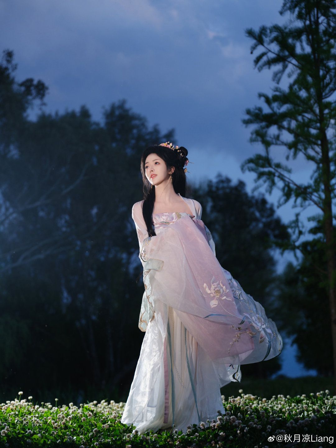The Timeless Charm of Vintage Cheongsam:A Journey into the Essence of Traditional Chinese Elegance The Timeless Charm of Vintage Cheongsam:A Journey into the Essence of Traditional Chinese Elegance