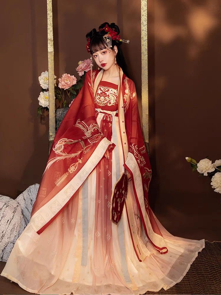 Snow Goddess in Traditional Chinese Clothing:The Splendor of Hanfu Fashion Snow Goddess in Traditional Chinese Clothing:The Splendor of Hanfu Fashion