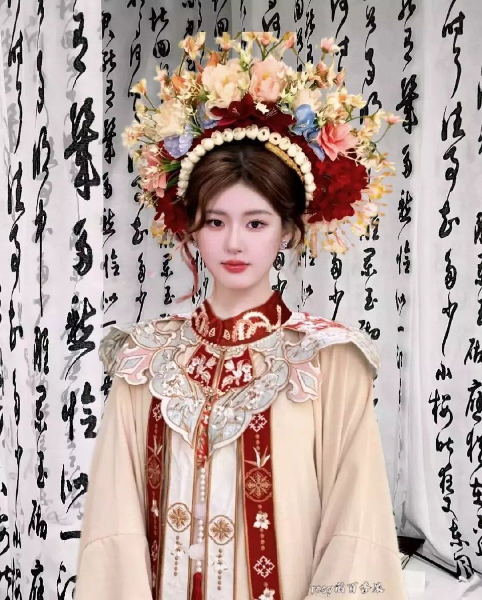 Embracing Innovation:The Evolution of Print-Enhanced Cheongsam Skirts Embracing Innovation:The Evolution of Print-Enhanced Cheongsam Skirts