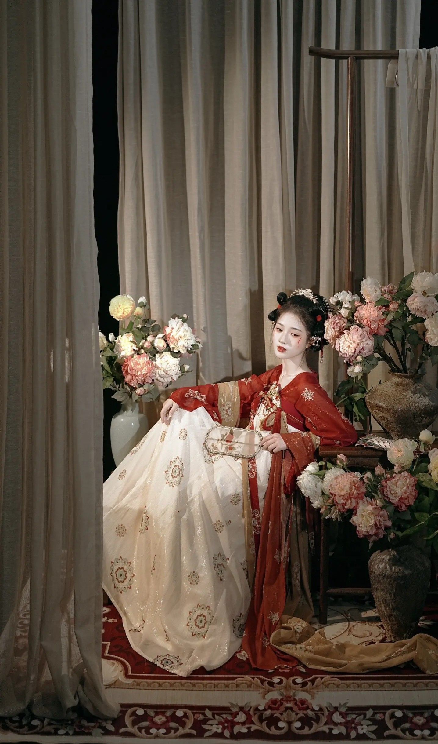 The Splendor of Wang Xiaoheis Cheongsam:A Cultural Icon of Chinese Elegance The Splendor of Wang Xiaoheis Cheongsam:A Cultural Icon of Chinese Elegance