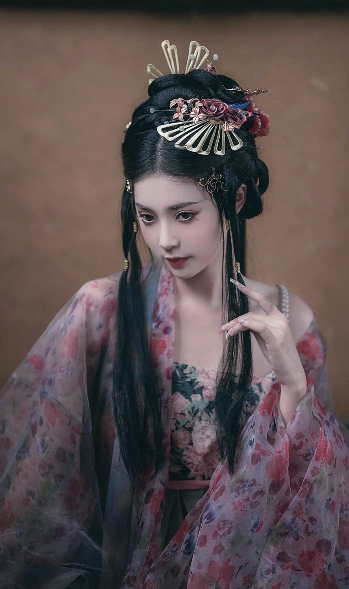 Ancient Charm of Hanfu Hairstyles with Binding Ribbons Ancient Charm of Hanfu Hairstyles with Binding Ribbons