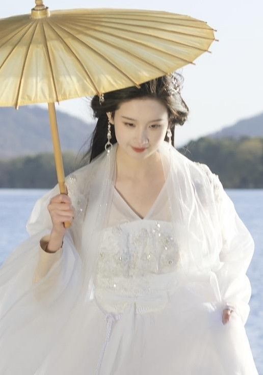 The Splendor of Hanfu Wrist Straps:A Cultural Exploration The Splendor of Hanfu Wrist Straps:A Cultural Exploration