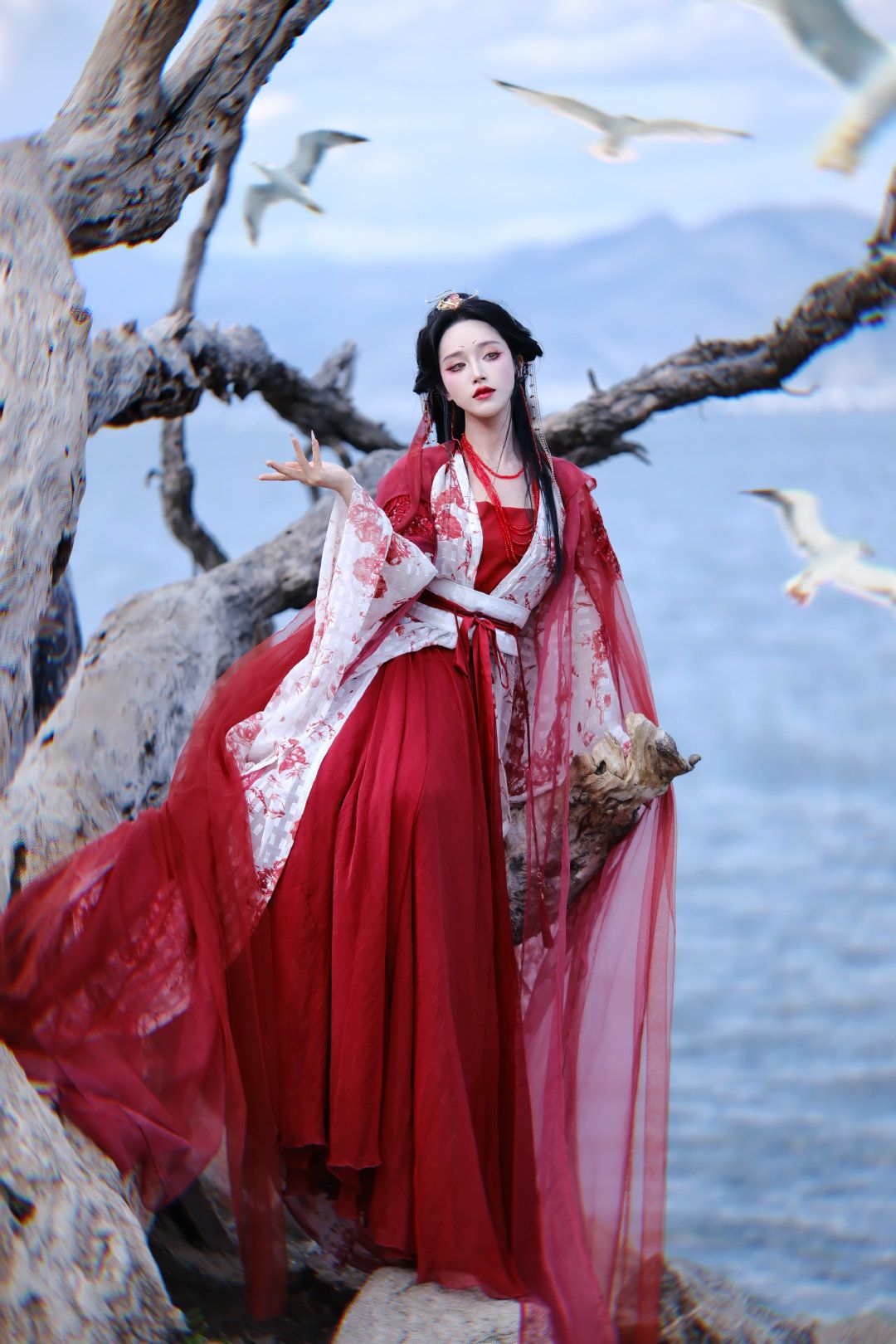 The Revival of Fashionable Cheongsam in 2021:Embracing Tradition in Modern Style The Revival of Fashionable Cheongsam in 2021:Embracing Tradition in Modern Style