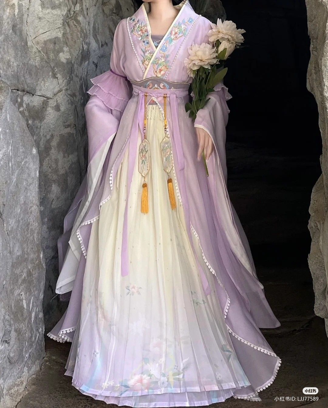 Childrens Zhijin Zhuanghua Horseface Skirt:A Traditional Beauty in Modern Fashion Childrens Zhijin Zhuanghua Horseface Skirt:A Traditional Beauty in Modern Fashion