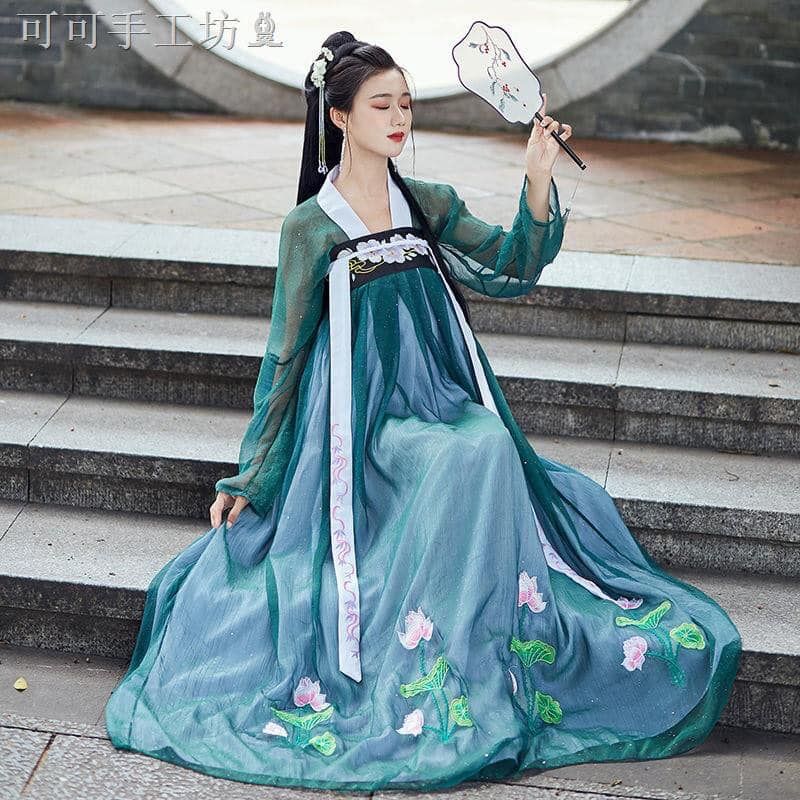 Embracing Traditional Splendor:Plus-Size Cheongsam with a Belly-Covering Charm Embracing Traditional Splendor:Plus-Size Cheongsam with a Belly-Covering Charm