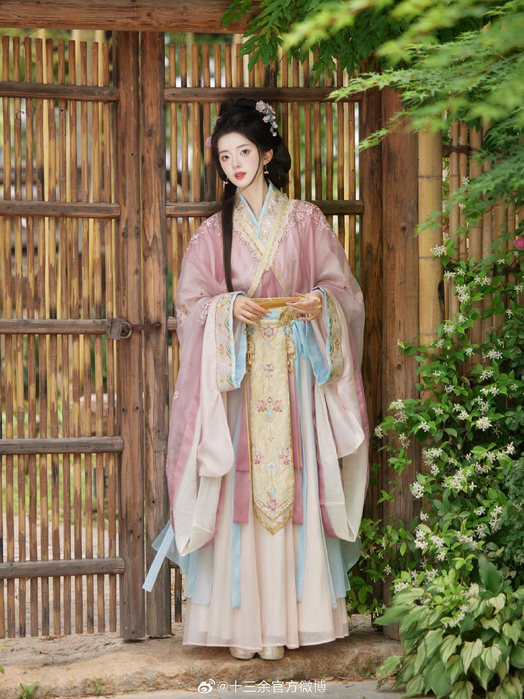 Adult Womens Summer Hanfu Fashion:A Guide to Elegant and Comfortable Styles Adult Womens Summer Hanfu Fashion:A Guide to Elegant and Comfortable Styles