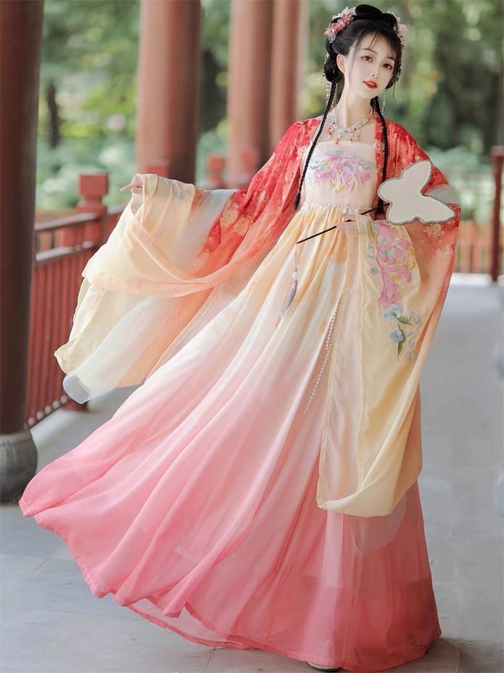 Exploring the Elegance of Hanfu:Womens Ming-Style妆花 Patterned Maimi Skirt Exploring the Elegance of Hanfu:Womens Ming-Style妆花 Patterned Maimi Skirt