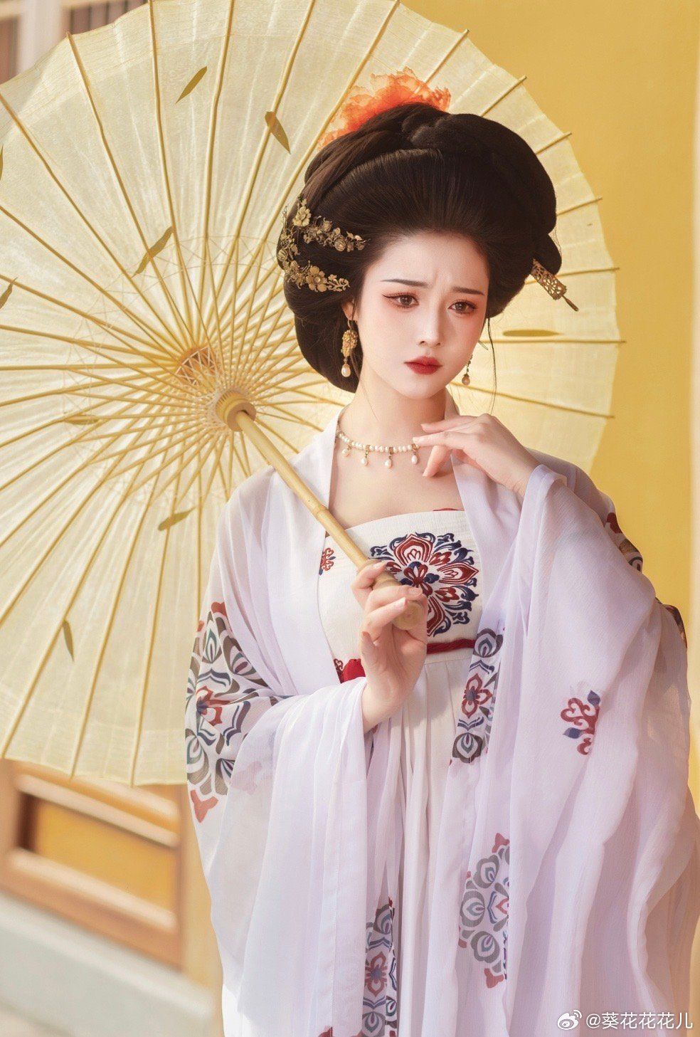 Elegant New Arrivals of High-End Cheongsam in 2021 Elegant New Arrivals of High-End Cheongsam in 2021