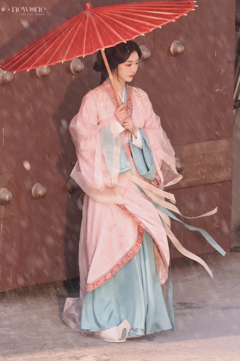 The Versatility of Hanfu Hair Accessories:A Guide to Styling with Traditional Charm