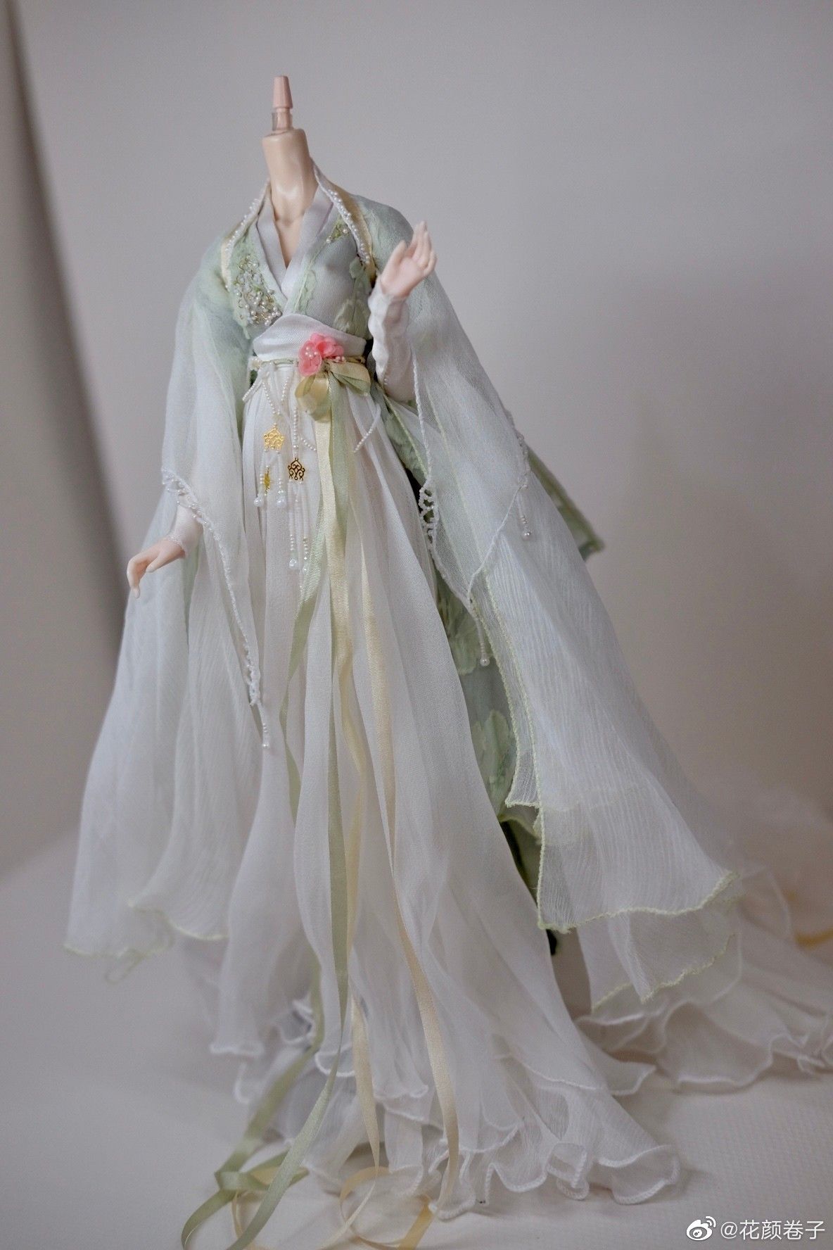 Petite Charm:The Allure of Cotton Cheongsam Petite Charm:The Allure of Cotton Cheongsam