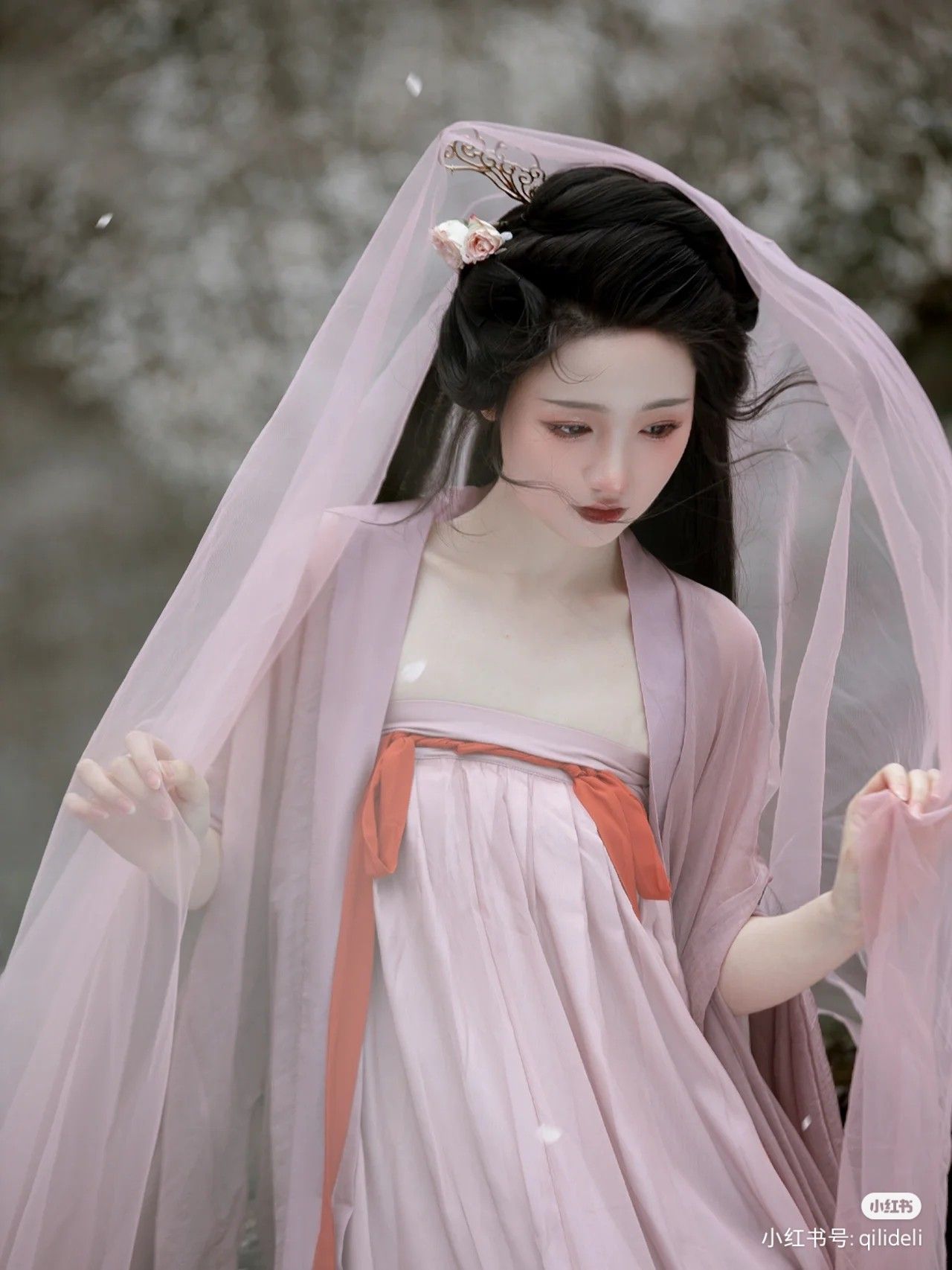 Red-Hot Traditional Chinese Womens Tang-Style Fashion Red-Hot Traditional Chinese Womens Tang-Style Fashion