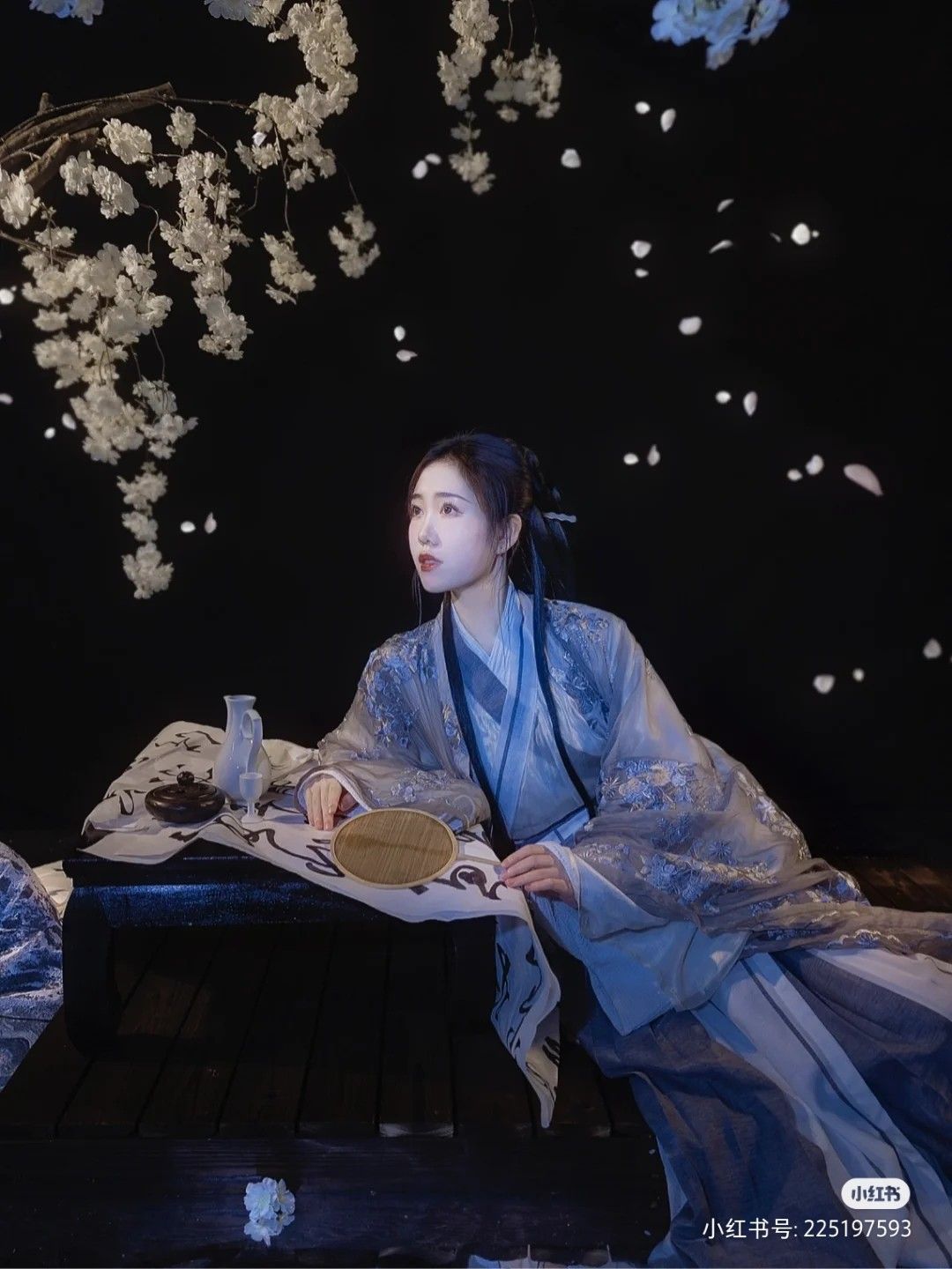 Vintage Charm of the Girl Child:The Allure of Traditional Chinese Cheongsam in the Republic Era Vintage Charm of the Girl Child:The Allure of Traditional Chinese Cheongsam in the Republic Era