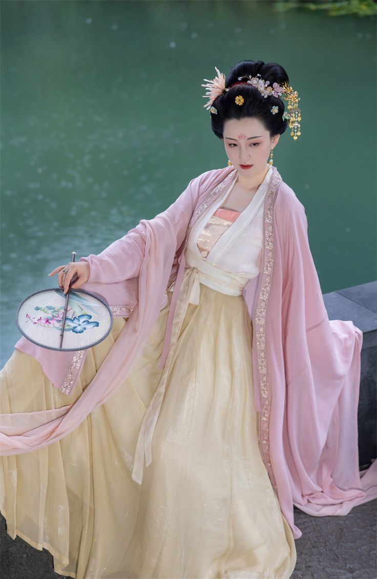 Winter Childrens Hanfu Dress:Traditional Tang Style for Little Girls Embracing Chinese Heritage Winter Childrens Hanfu Dress:Traditional Tang Style for Little Girls Embracing Chinese Heritage