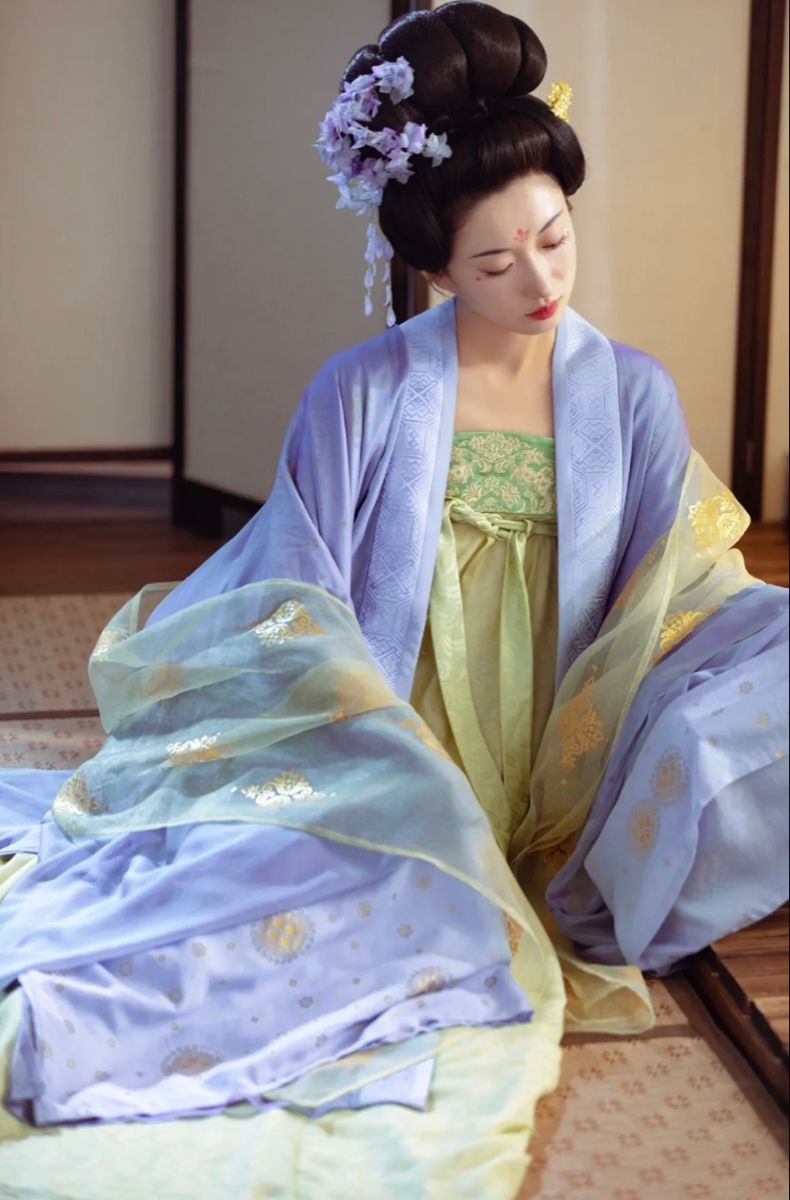 Everyday Wearability of Hanfu:The Modern Revival of Traditional Chinese Fashion Everyday Wearability of Hanfu:The Modern Revival of Traditional Chinese Fashion