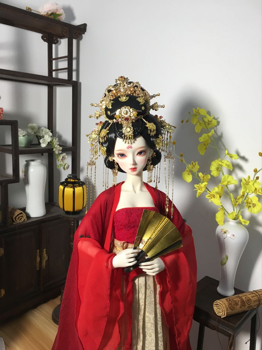 Embracing Traditional Elegance:The Cheongsam as a New-Age Chinese Dress Embracing Traditional Elegance:The Cheongsam as a New-Age Chinese Dress