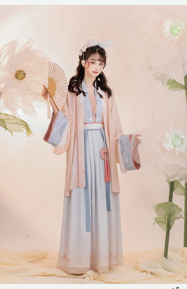 The Splendor of Traditional Chinese Fashion:Tangsuits and Cheongsam Embracing the Ethnic Charm The Splendor of Traditional Chinese Fashion:Tangsuits and Cheongsam Embracing the Ethnic Charm