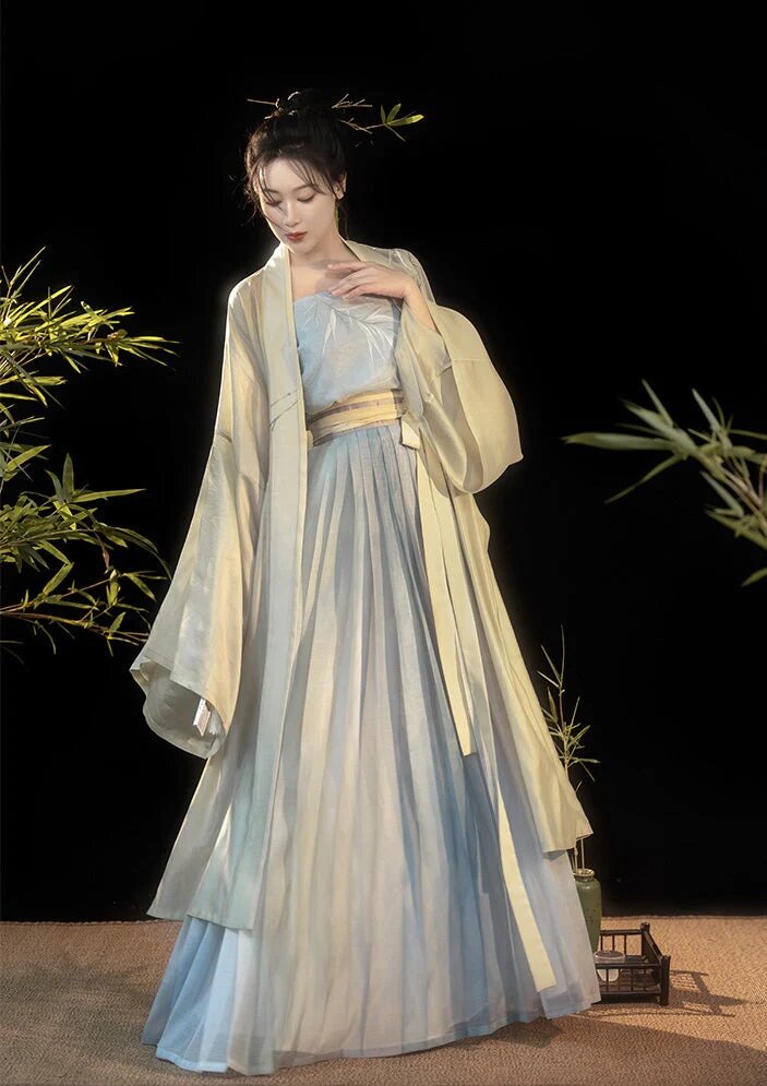 The Enchantment of Long Cheongsam Qipao:From Ankle to Heels The Enchantment of Long Cheongsam Qipao:From Ankle to Heels