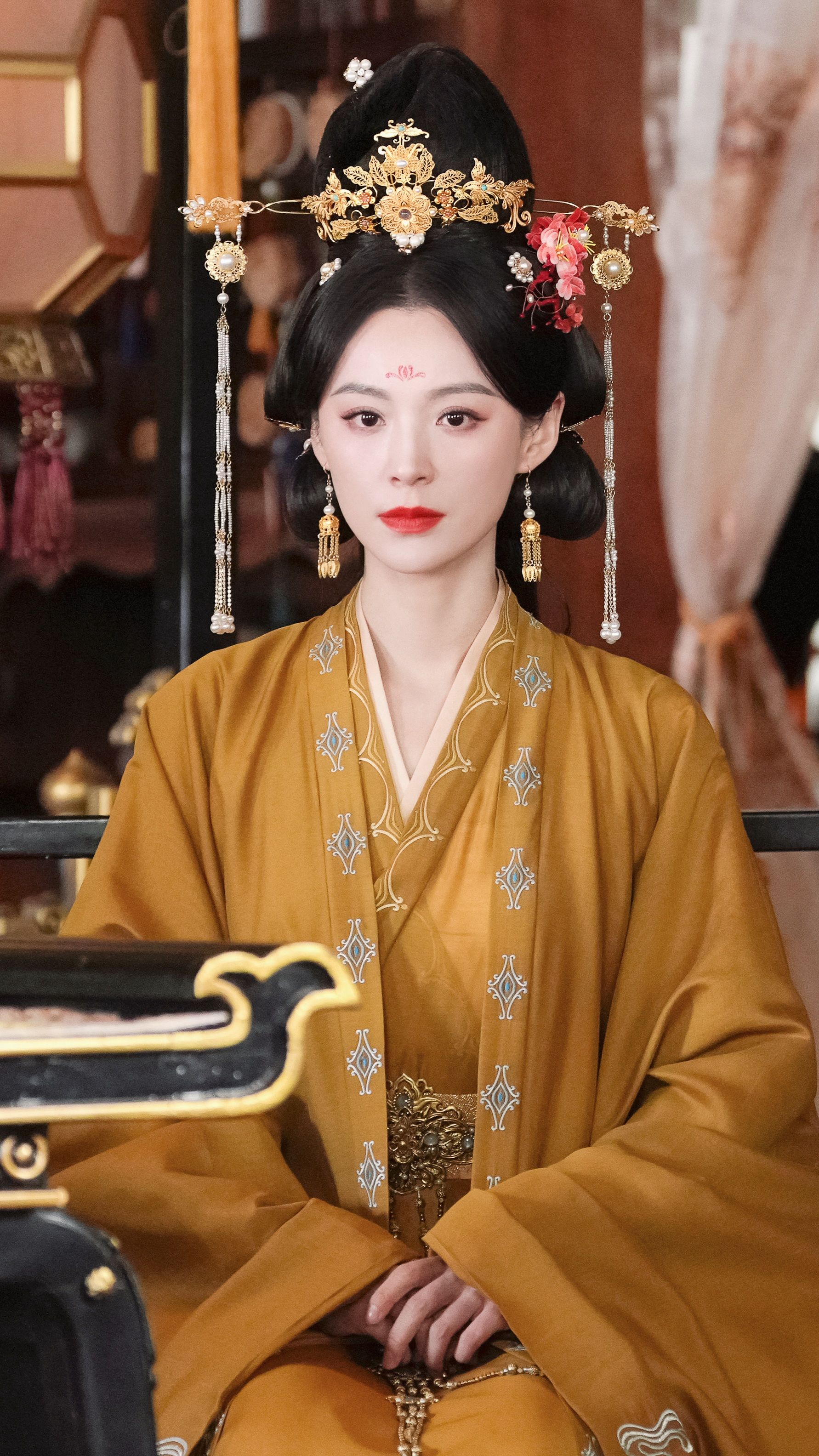 Minority in Ming-Style Hanfu Wedding Gowns:A Closer Look Minority in Ming-Style Hanfu Wedding Gowns:A Closer Look