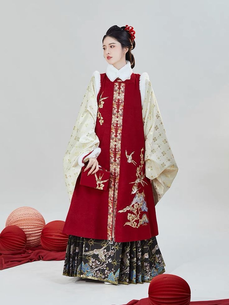 Low-Cut Cheongsam Skirt with Thin Fabric:A Fashion Statement Low-Cut Cheongsam Skirt with Thin Fabric:A Fashion Statement