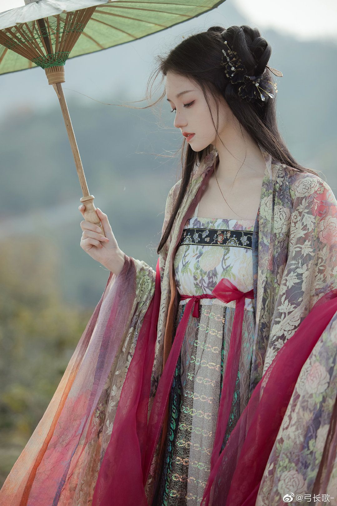 Elegant and Chic Earrings to Match Your Qipao Elegant and Chic Earrings to Match Your Qipao