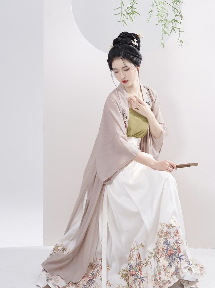 The Enchanting Charm of Xiangyunsha Silk Cheongsam Skirts The Enchanting Charm of Xiangyunsha Silk Cheongsam Skirts