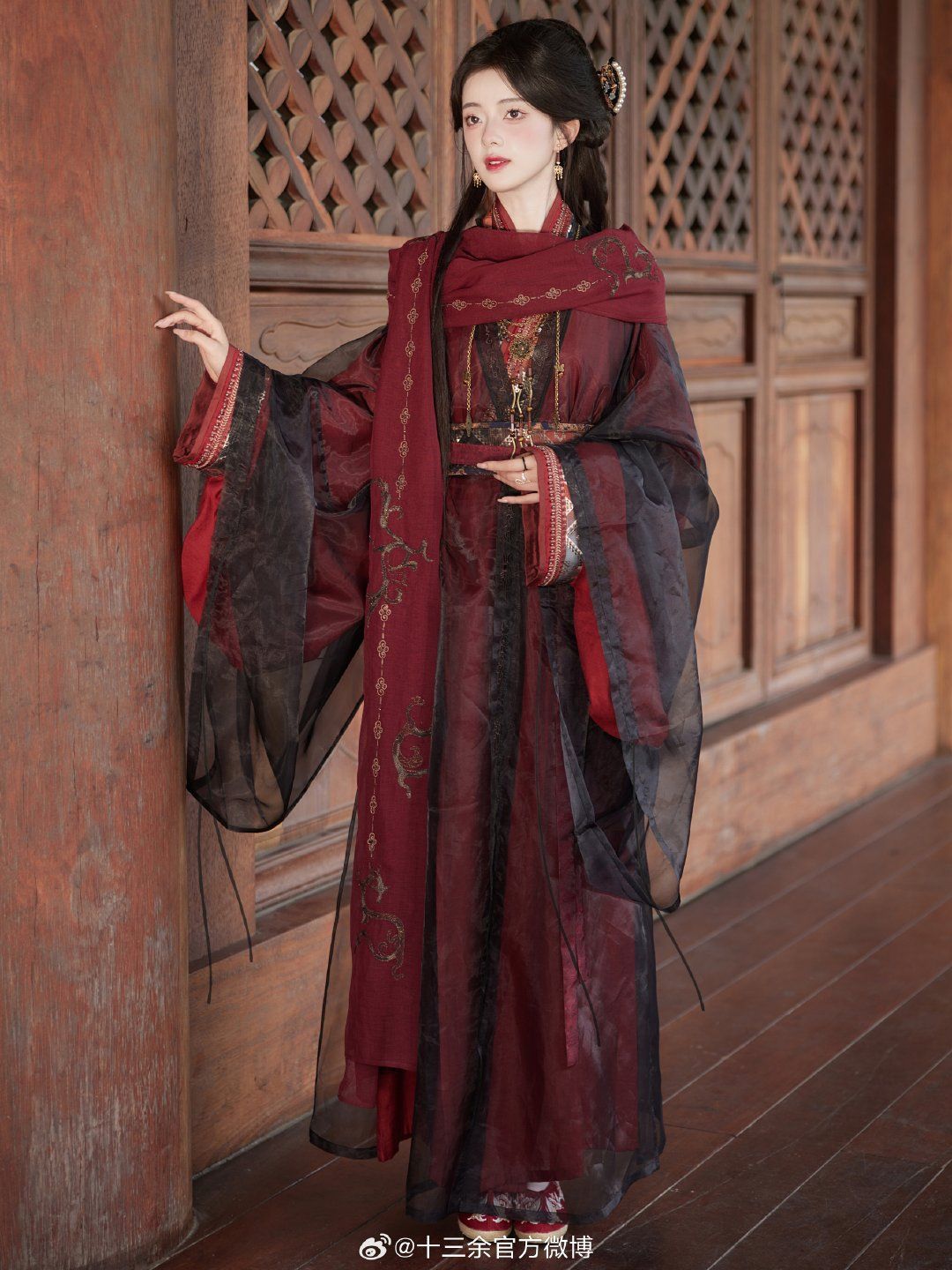 The 11-Year-Old Cheongsam Girl:Embracing Traditional Elegance The 11-Year-Old Cheongsam Girl:Embracing Traditional Elegance