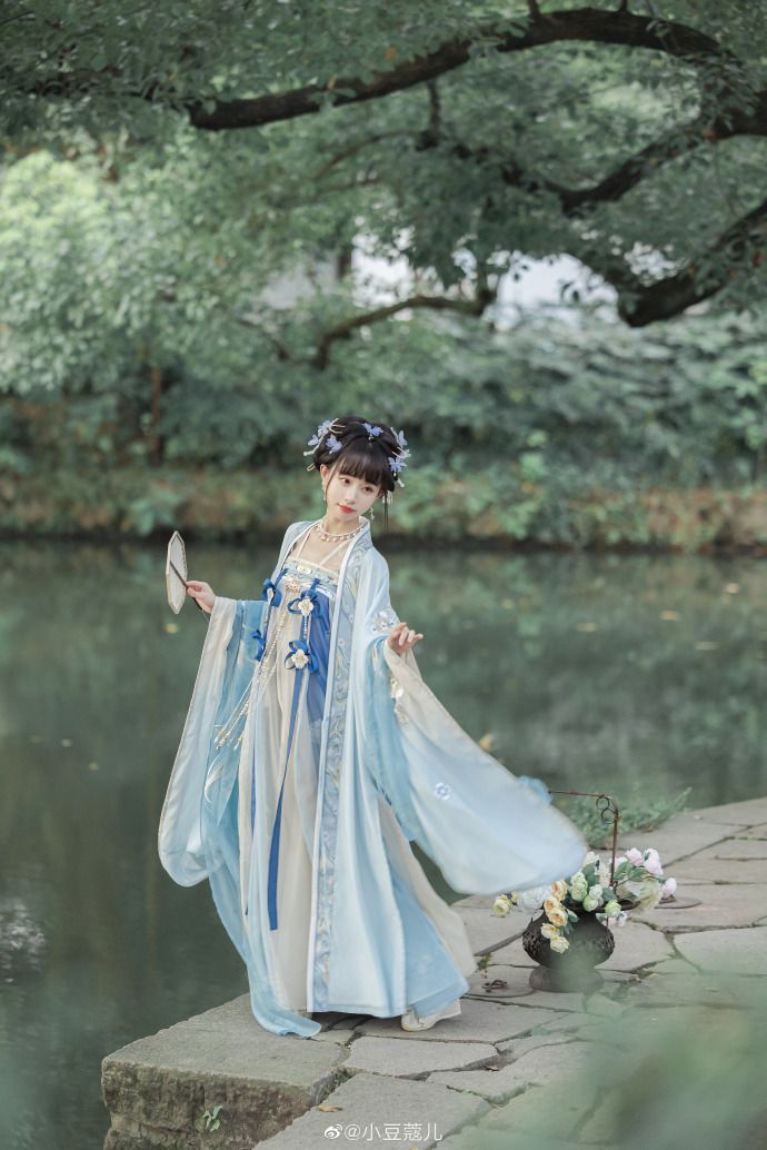 Stretchy Cheongsam:The Mid-Length Version Stretchy Cheongsam:The Mid-Length Version