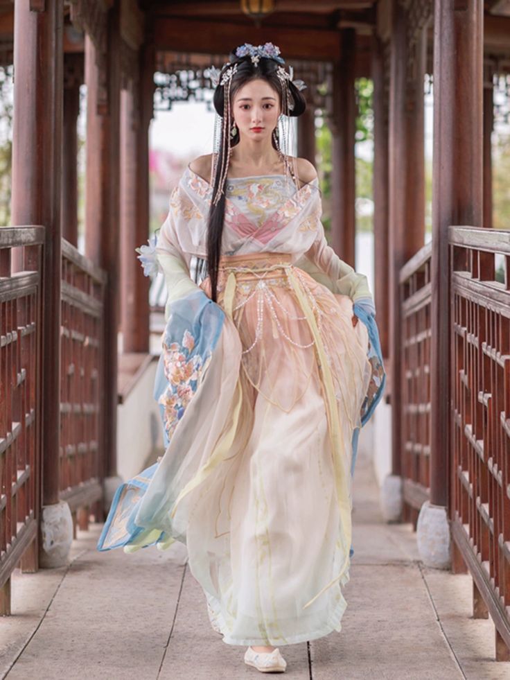 Low-Cut Cheongsam Skirt with Thin Fabric:A Fashion Statement Low-Cut Cheongsam Skirt with Thin Fabric:A Fashion Statement