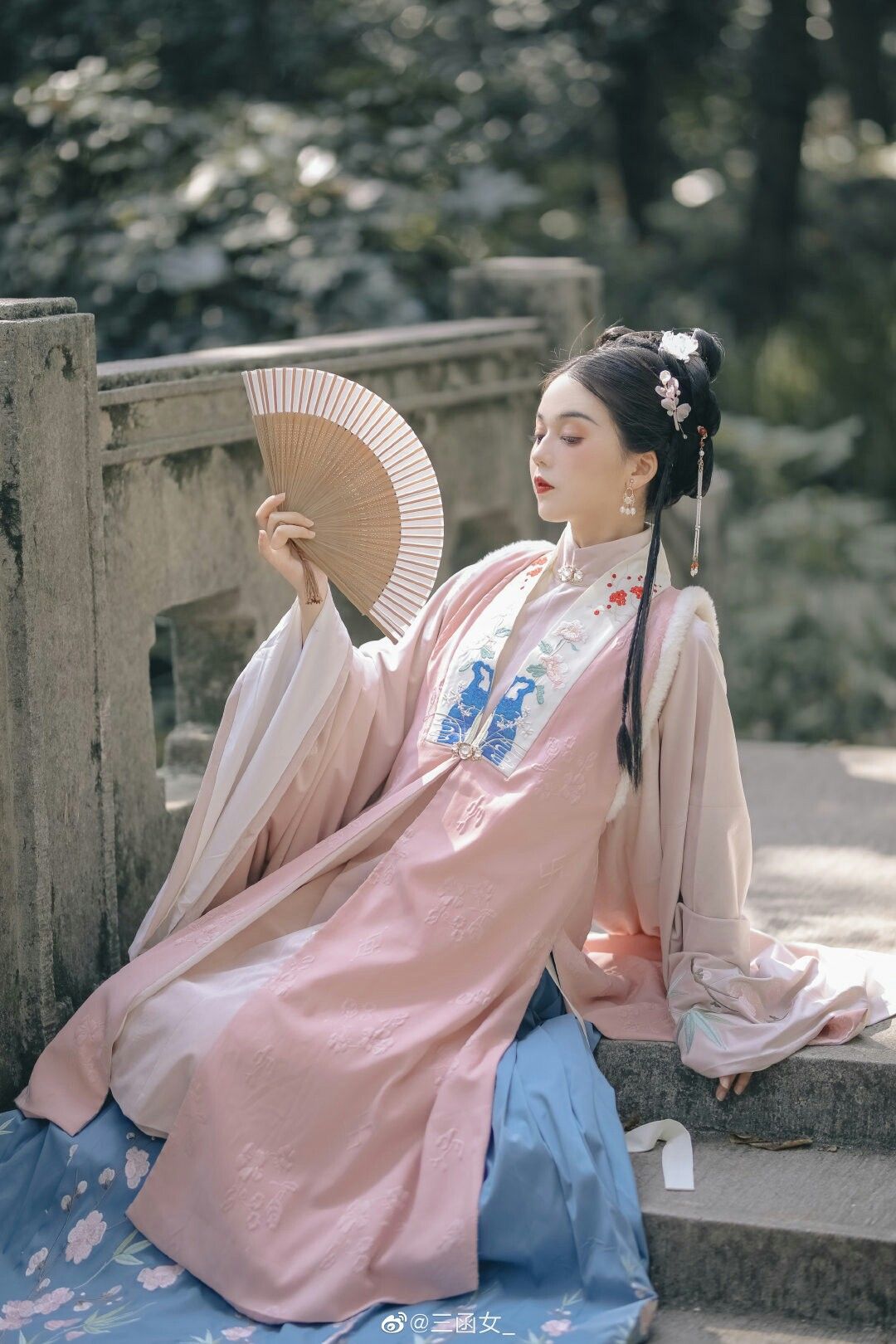 Pregnant Womens Guide to Wearing Hanfu Chinese Traditional Clothing) Pregnant Womens Guide to Wearing Hanfu Chinese Traditional Clothing)