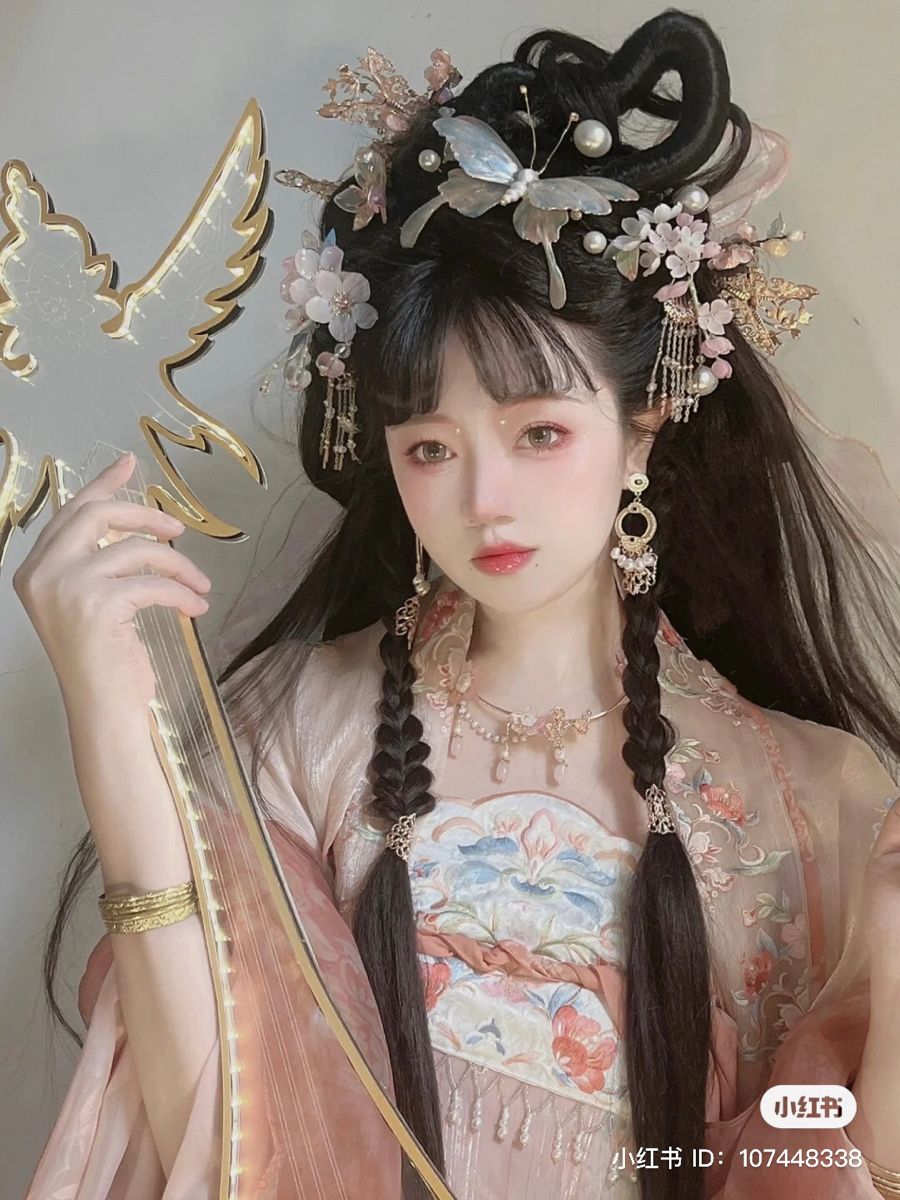 The Golden Jade Union:Reflections on the Cultural Revival of Hanfu in the Age of Qinghuan The Golden Jade Union:Reflections on the Cultural Revival of Hanfu in the Age of Qinghuan