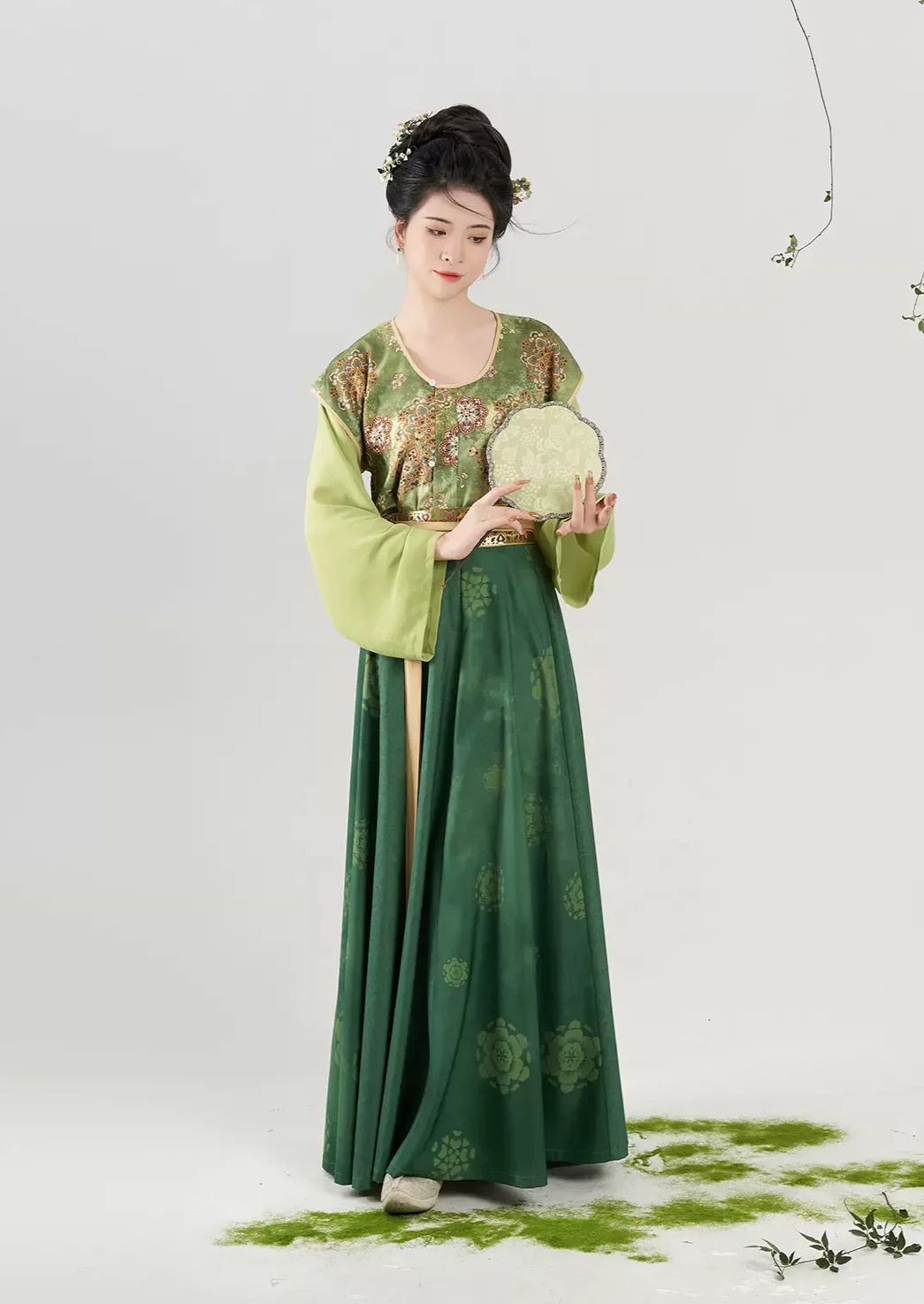 The Merging of Tradition and Modernity:The Allure of the Ma-Mian Skirt with a Connected Body The Merging of Tradition and Modernity:The Allure of the Ma-Mian Skirt with a Connected Body