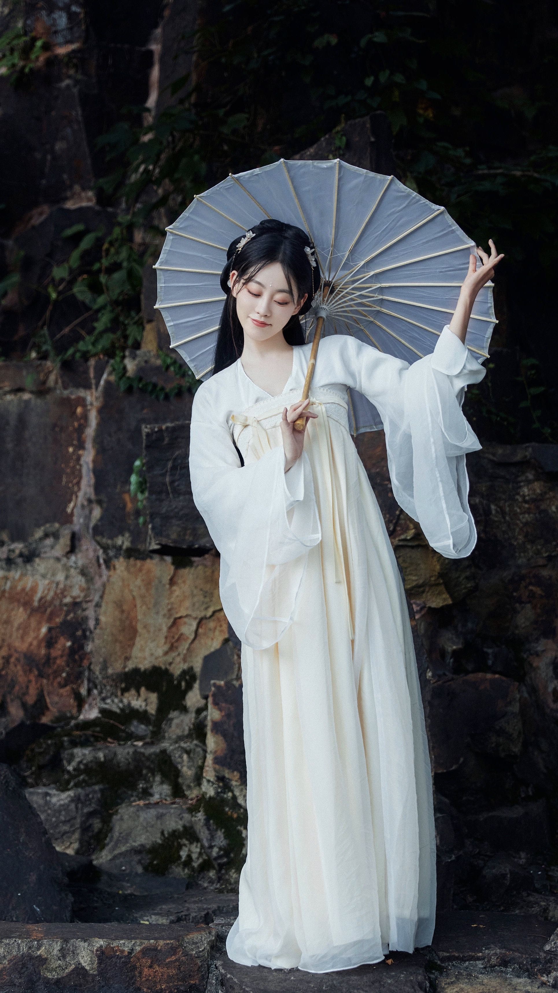 Red Childrens Hanfu Shoes:A Cultural Blend of Tradition and Fashion Red Childrens Hanfu Shoes:A Cultural Blend of Tradition and Fashion