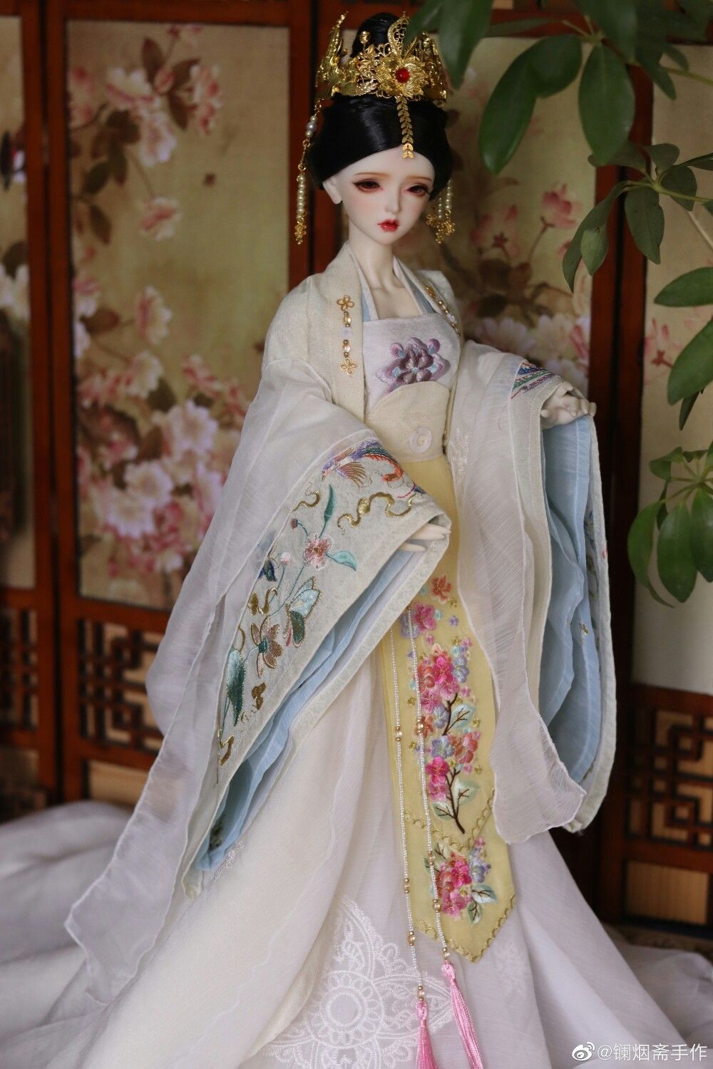 Velvet Tang Suit Set:A Blend of Traditional Elegance and Modern Comfort Velvet Tang Suit Set:A Blend of Traditional Elegance and Modern Comfort