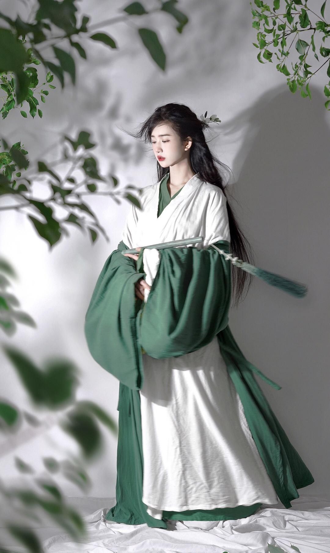 The Little Girl in a Cheongsam:A 5-Year-Old Cultural Icon The Little Girl in a Cheongsam:A 5-Year-Old Cultural Icon