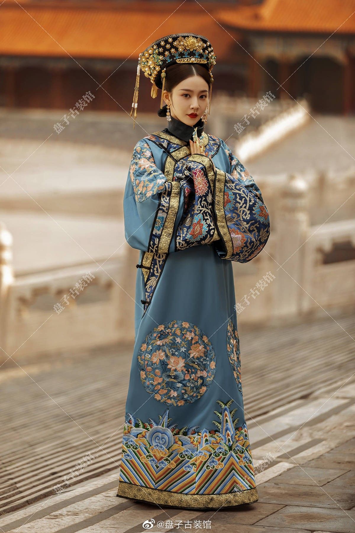 Gentlewomen in Traditional Chinese Fashion:The Rise of Hanfu Shoes for Women Gentlewomen in Traditional Chinese Fashion:The Rise of Hanfu Shoes for Women